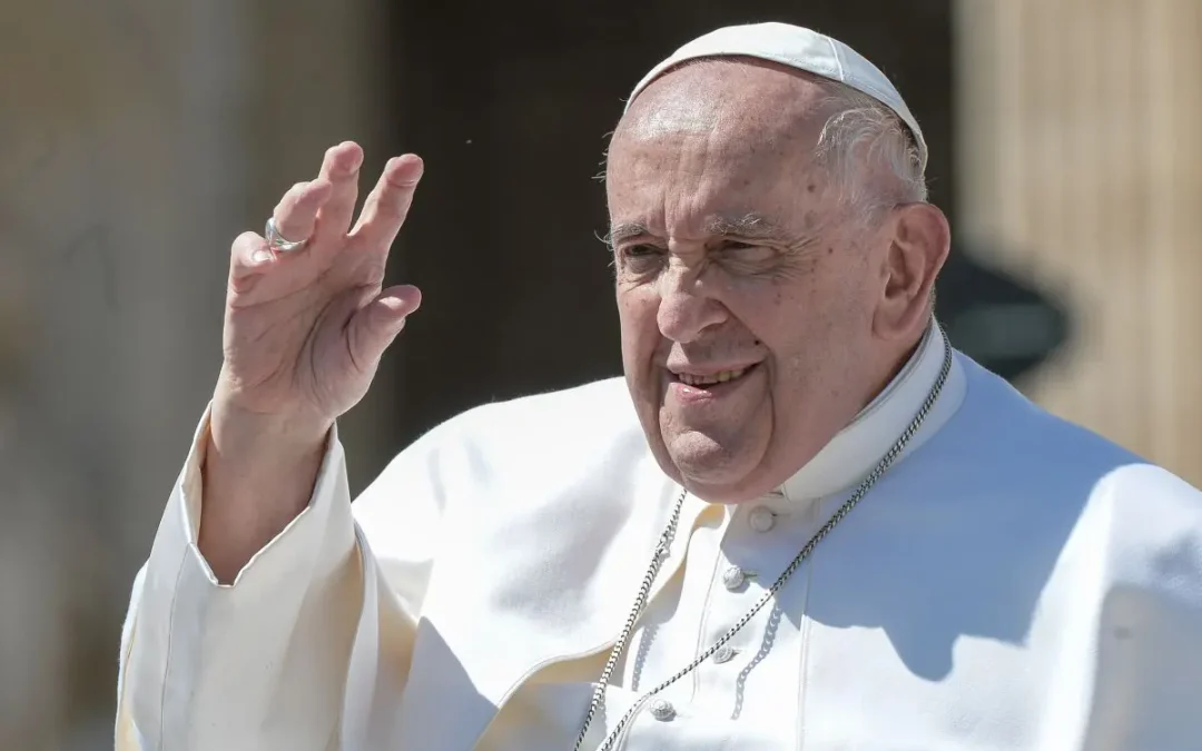 Papa Francesco “La guerra è un crimine contro l’umanità, educare alla pace”