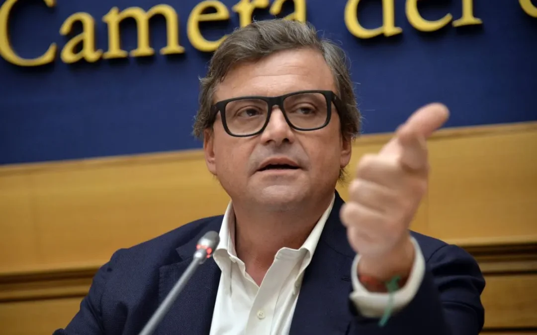 Autonomia, Calenda “Grottesco teatro dell’assurdo”