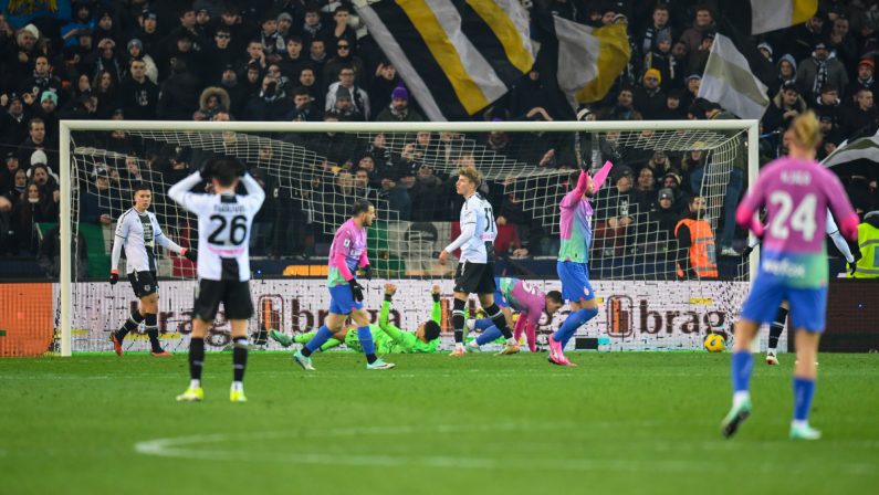 Il Milan vince 3-2 a Udine, insulti razzisti per Maignan
