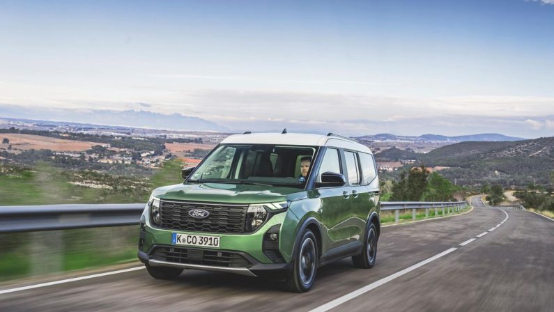 Ford presenta il nuovo Tourneo Courier