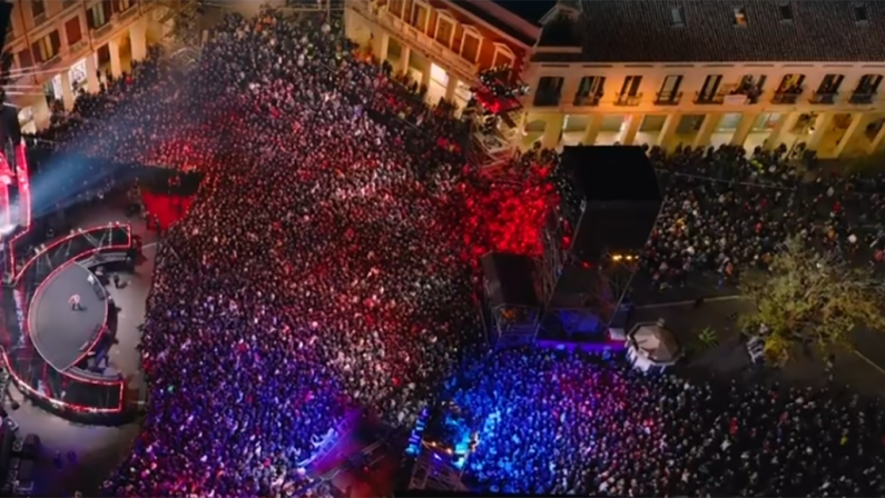 Tutto il calore della Calabria nel mega concerto di Crotone