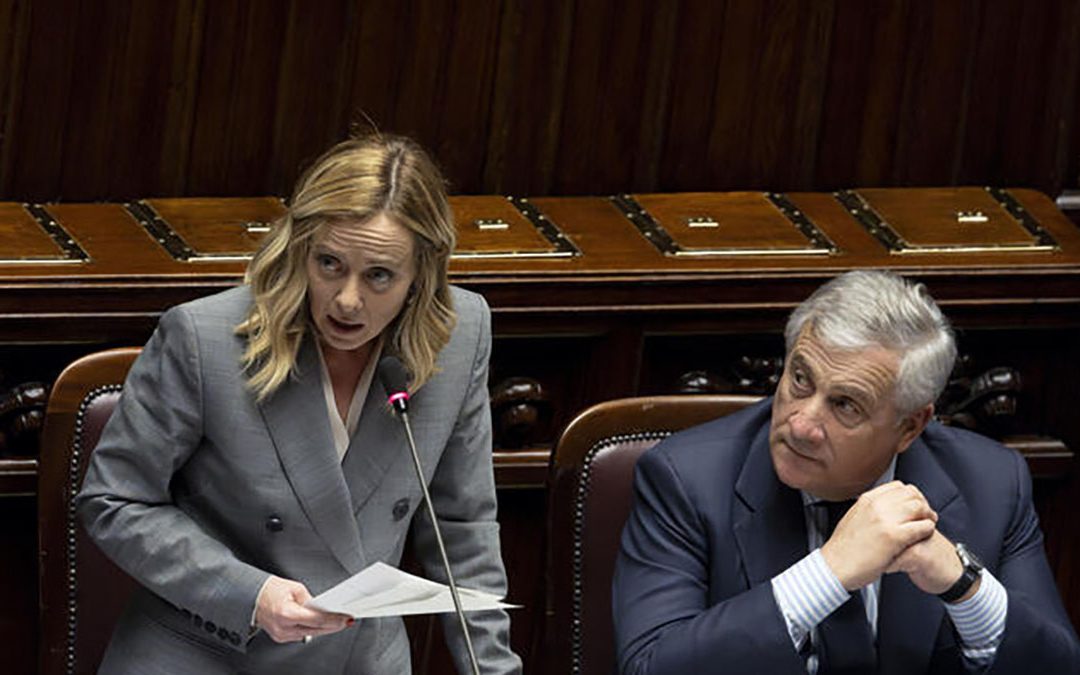 La premier Giorgia Meloni, con Antonio Tajani, durante il question time alla Camera