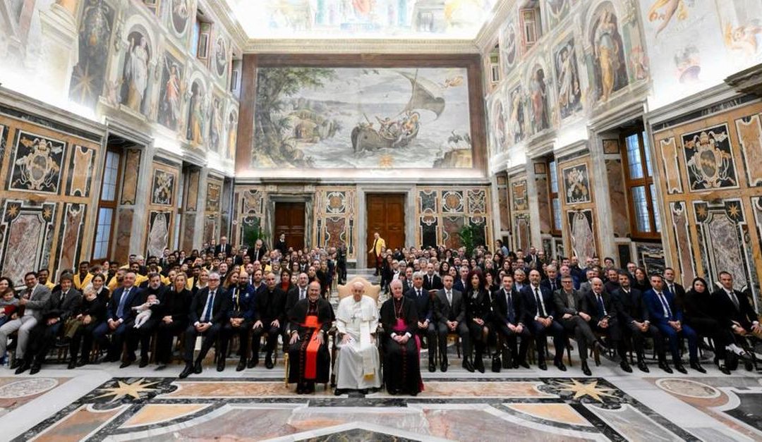 Papa Francesco “Sport mezzo per costruire società e favorire pace”