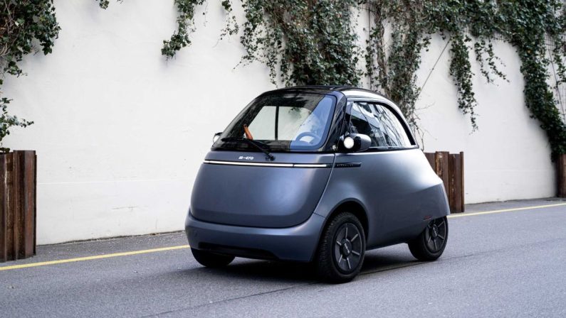Microlino arriva in centro città a Milano
