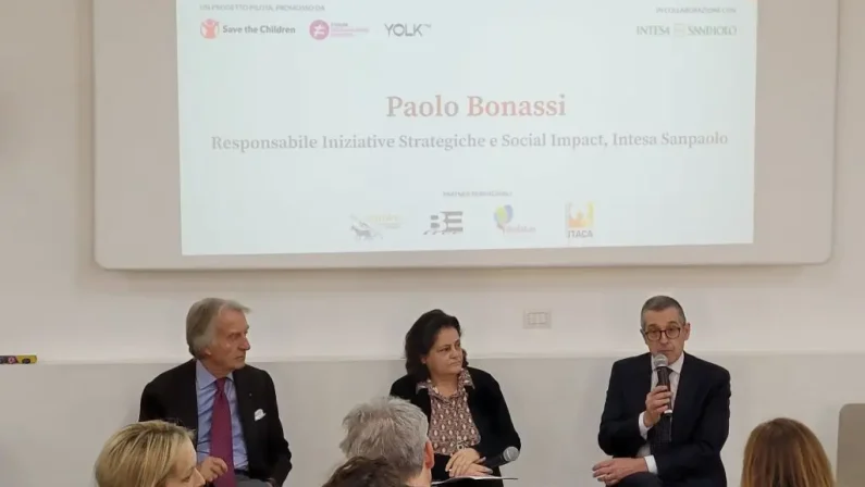 Povertà educativa femminile, il progetto Futura fa tappa a Napoli