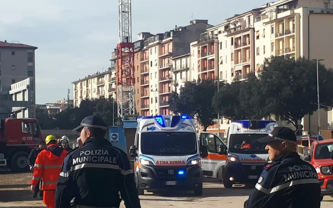 Crollo in cantiere supermercato a Firenze