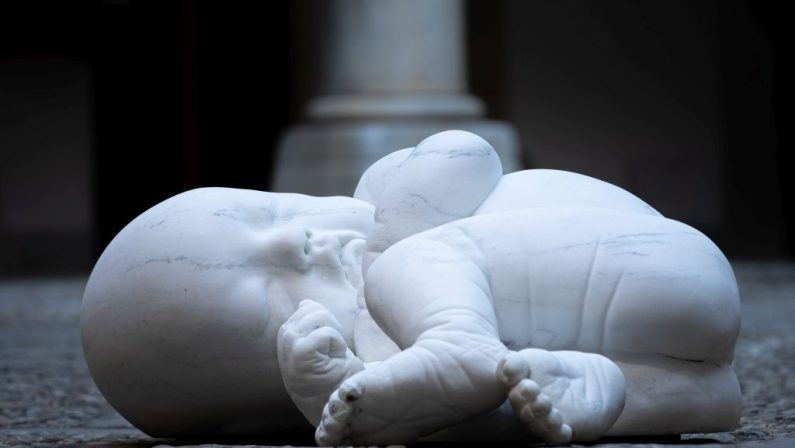 “Look Down”, l’arte di Jago al Palazzo Reale di Palermo