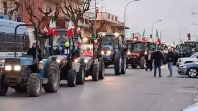Protesta agricoltori, il corteo da Barletta va verso Bari