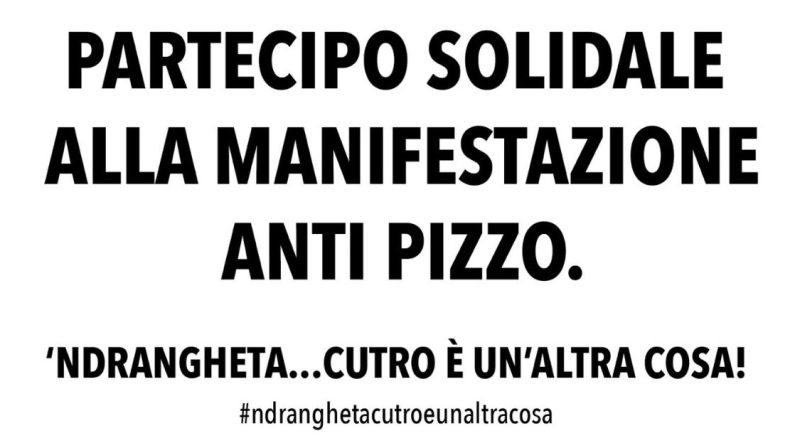 Cutro, i commercianti abbassano la serranda. Parte il corteo contro il pizzo