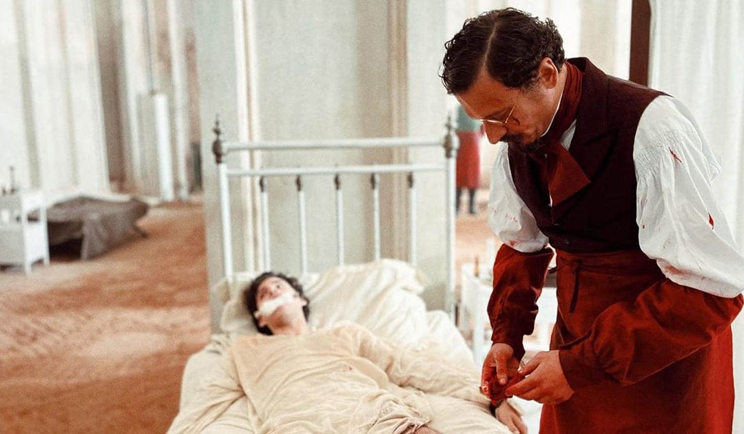 Dario Costa in una scena del film