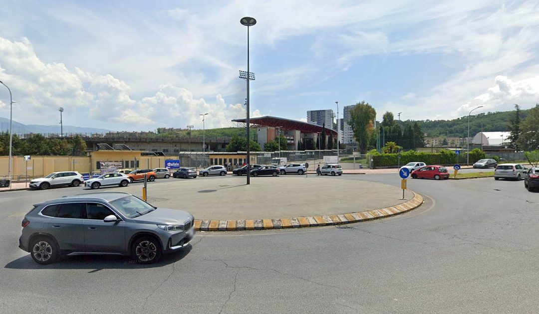 L'ingresso dello stadio San Vito Marulla su viale Magna Grecia