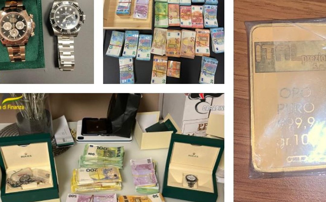 Parte del materiale sequestrato dalle forze dell'ordine