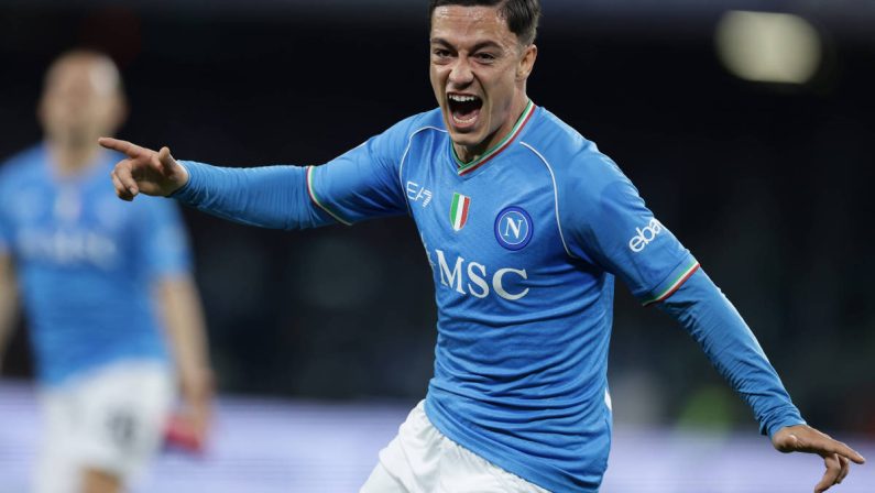 Raspadori all’88°, il Napoli batte 2-1 la Juventus