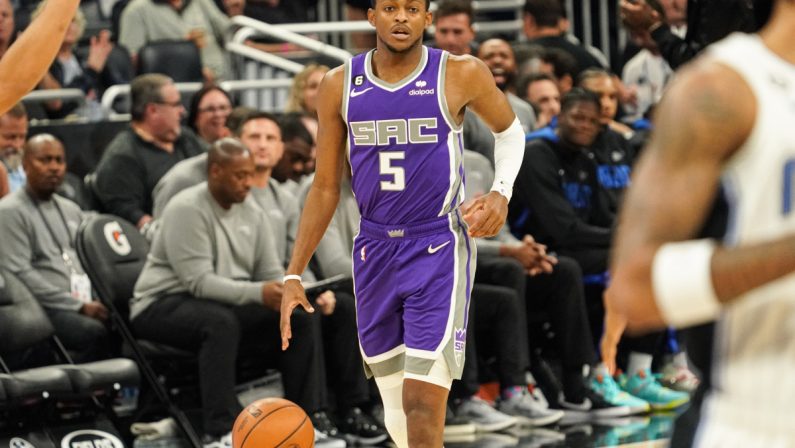 Golden State ferma Milwaukee, Fox trascina Sacramento