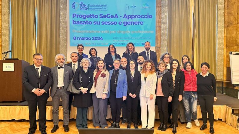 Professioni sanitarie, progressi nell’approccio di genere ma non basta