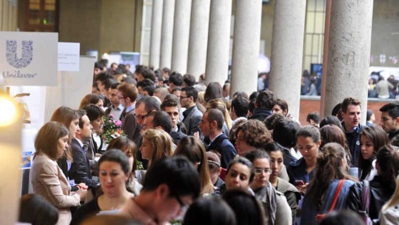 Intesa Sanpaolo, Imi Cib avvia programma assunzione neolaureati