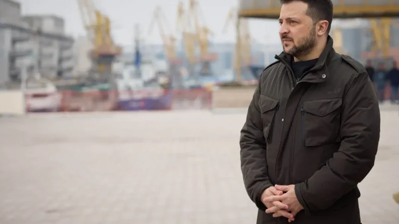 Ucraina, Zelensky “Serve una maggiore difesa aerea”