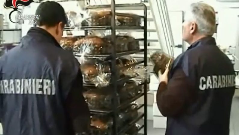 Nas sequestrano due tonnellate tra uova di pasqua e colombe