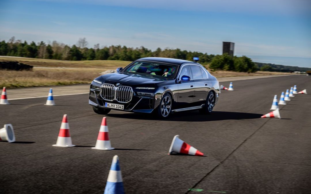 Da BMW un programma di formazione per conducenti veicoli blindati