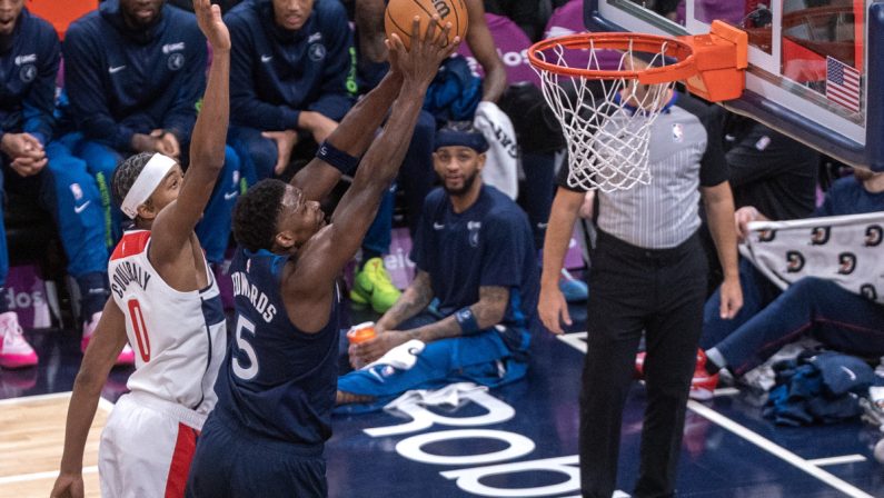 Minnesota vince a Denver, in testa a Ovest con i Thunder