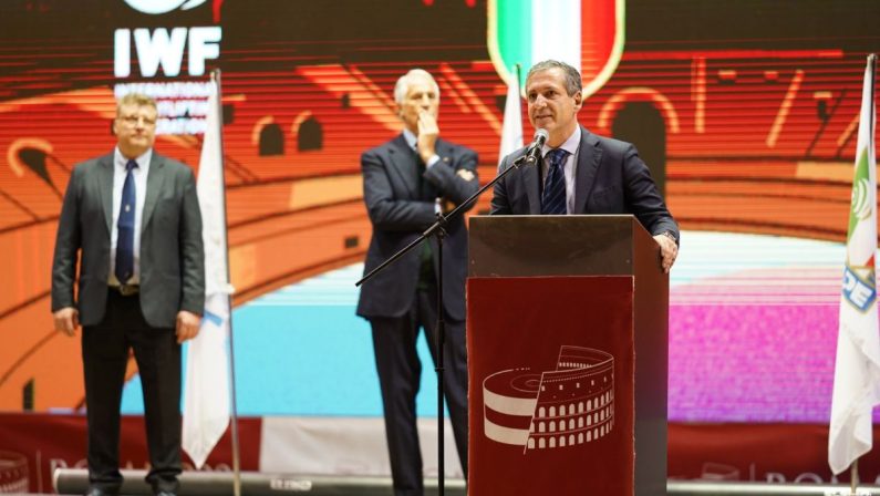 La Iwf ha un nuovo inno, scritto dal presidente Fipe Urso