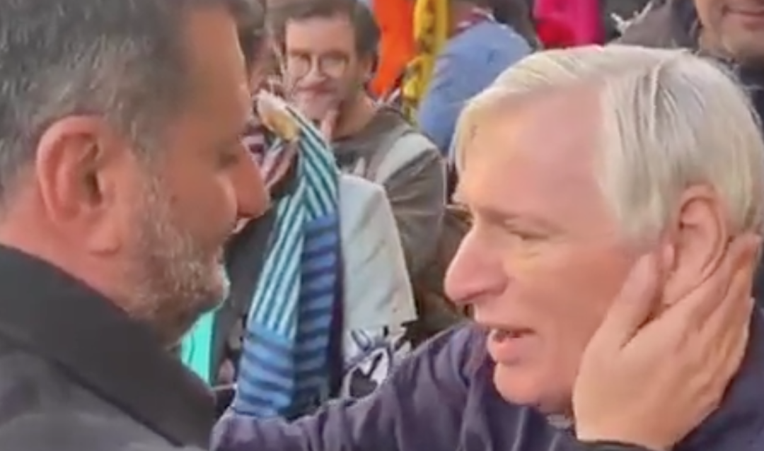 Abbraccio tra Don Ciotti e Decaro, sindaco di Bari