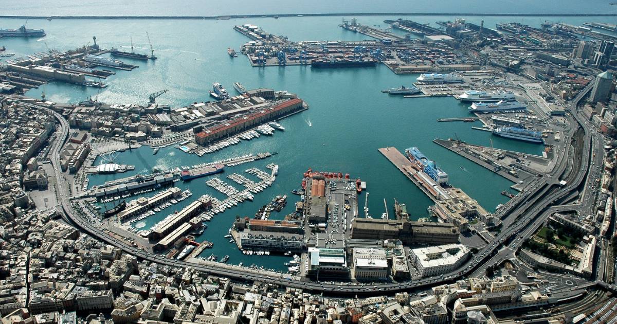 https://www.quotidianodelsud.it/wp-content/uploads/2024/03/Porto-di-Genova.jpg