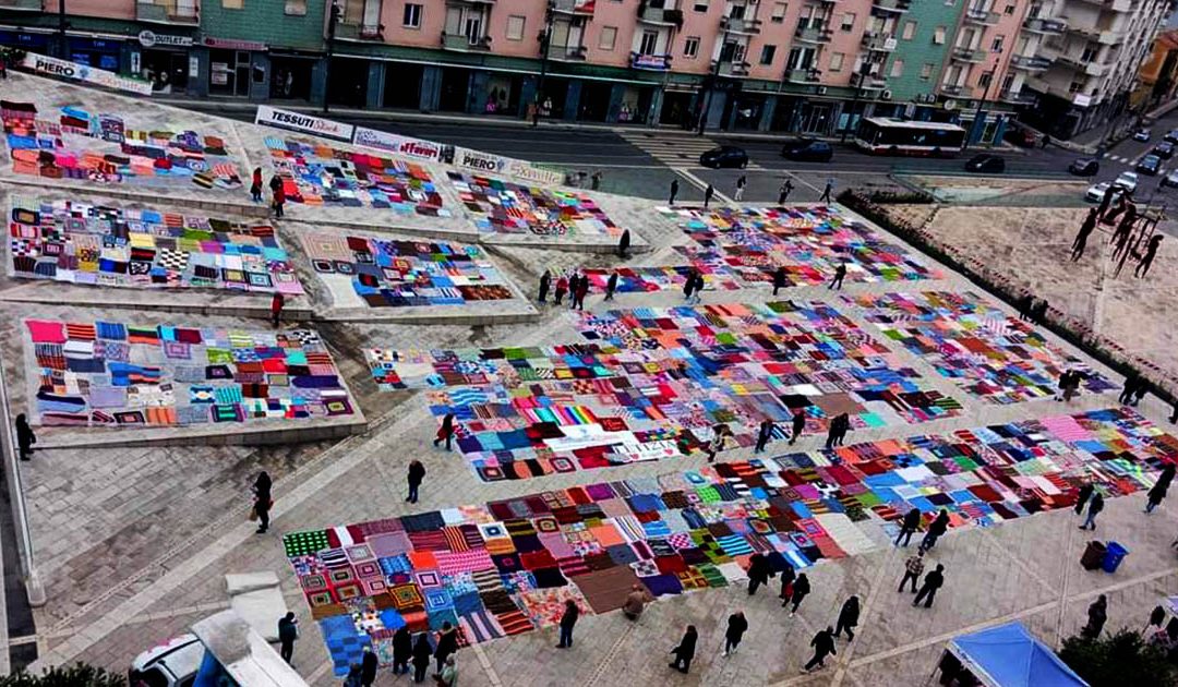 Un vista dall'alto delle coperte contro l'infibulazione