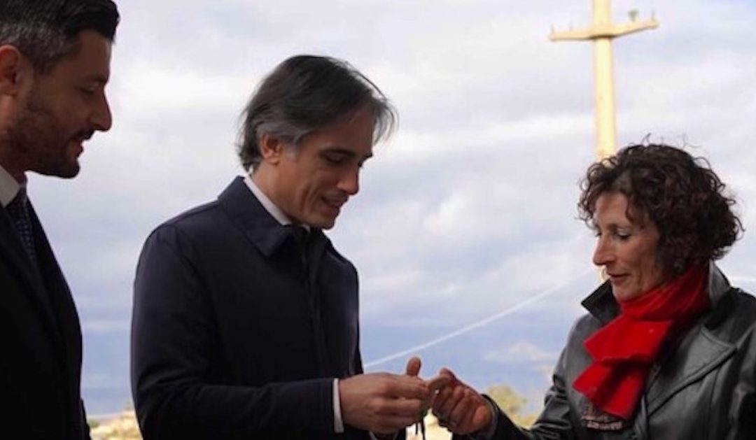 Il sindaco di Reggio Calabria consegna le chiavi del bene confiscato e trasformato in Centro antiviolenza per le donne