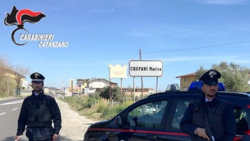 Cropani, picchia un operaio comunale. Non aveva sfalciato l’erba