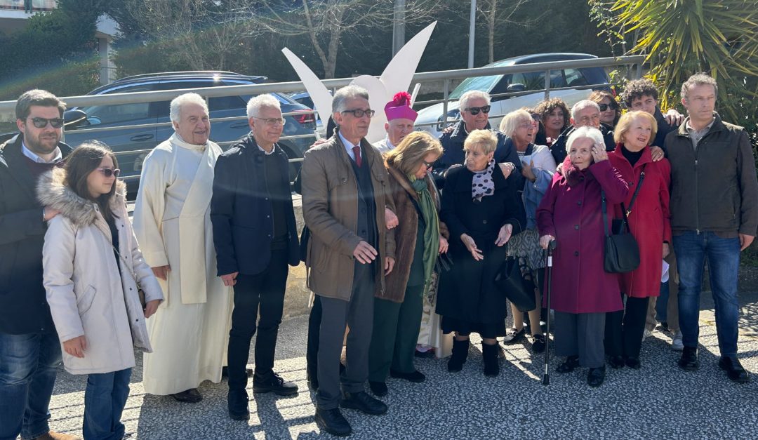 I familiari di don Gino Luberto insieme a monsignor Bonanno