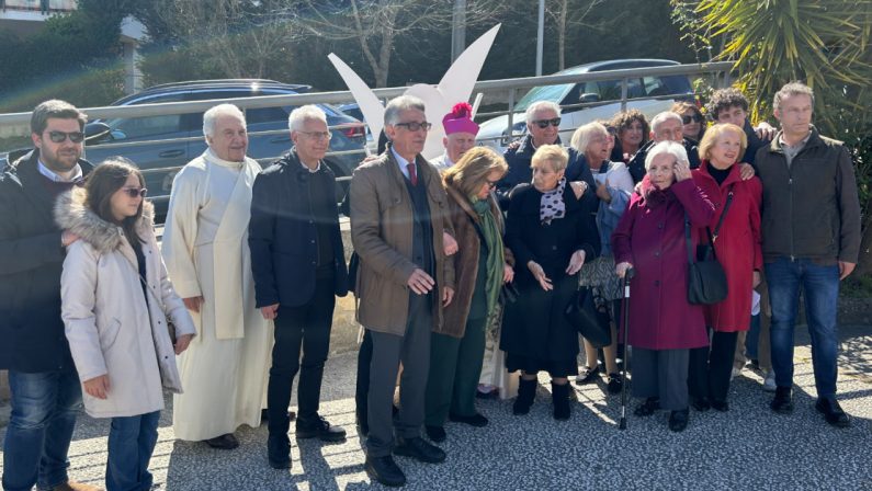 VIDEO - Castrolibero, sagrato della parrocchia intitolato a don Gino Luberto