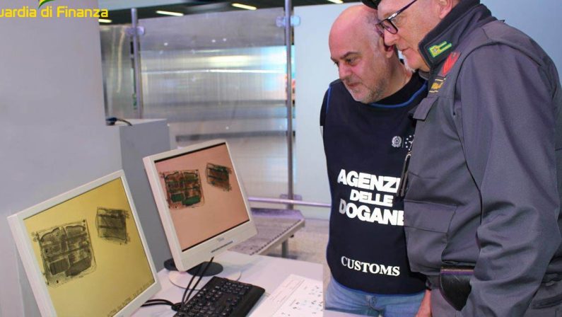Lamezia, oltre 2,2 milioni in contanti intercettati nel 2023 all'aeroporto