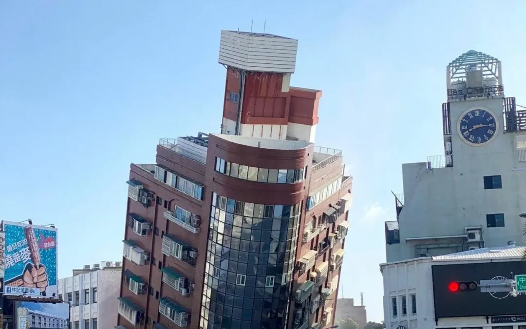 Scossa di magnitudo 7.4 a Taiwan. Edifici crollati e vittime