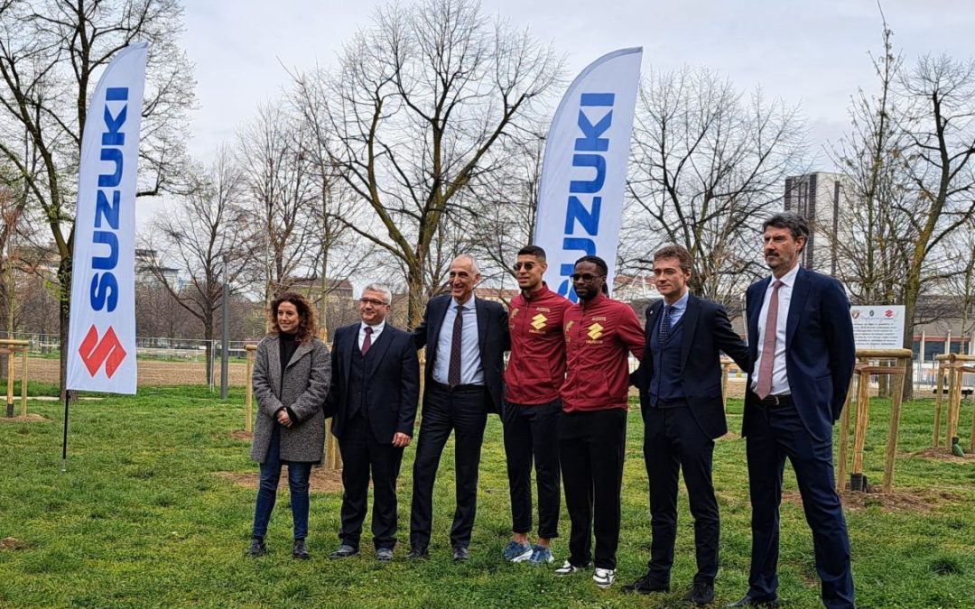 Suzuki e Torino FC schierano 11 alberi granata a difesa della città