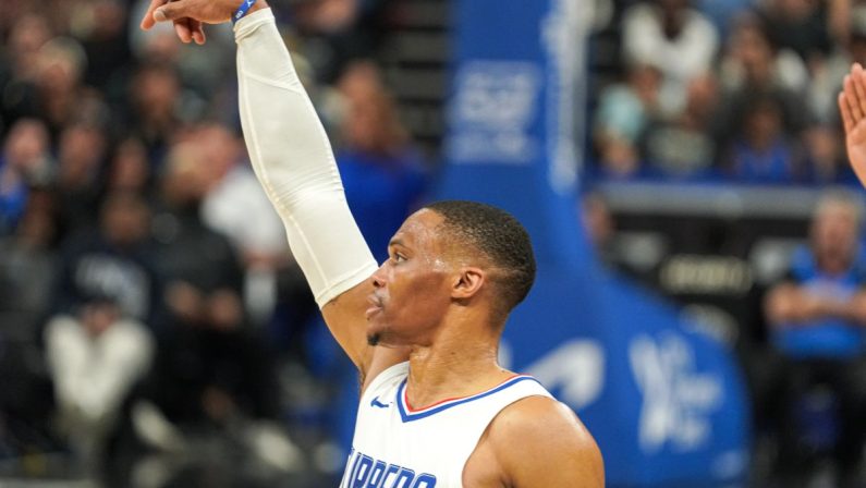 Clippers e Dallas ai play-off, Milwaukee risorge contro Boston