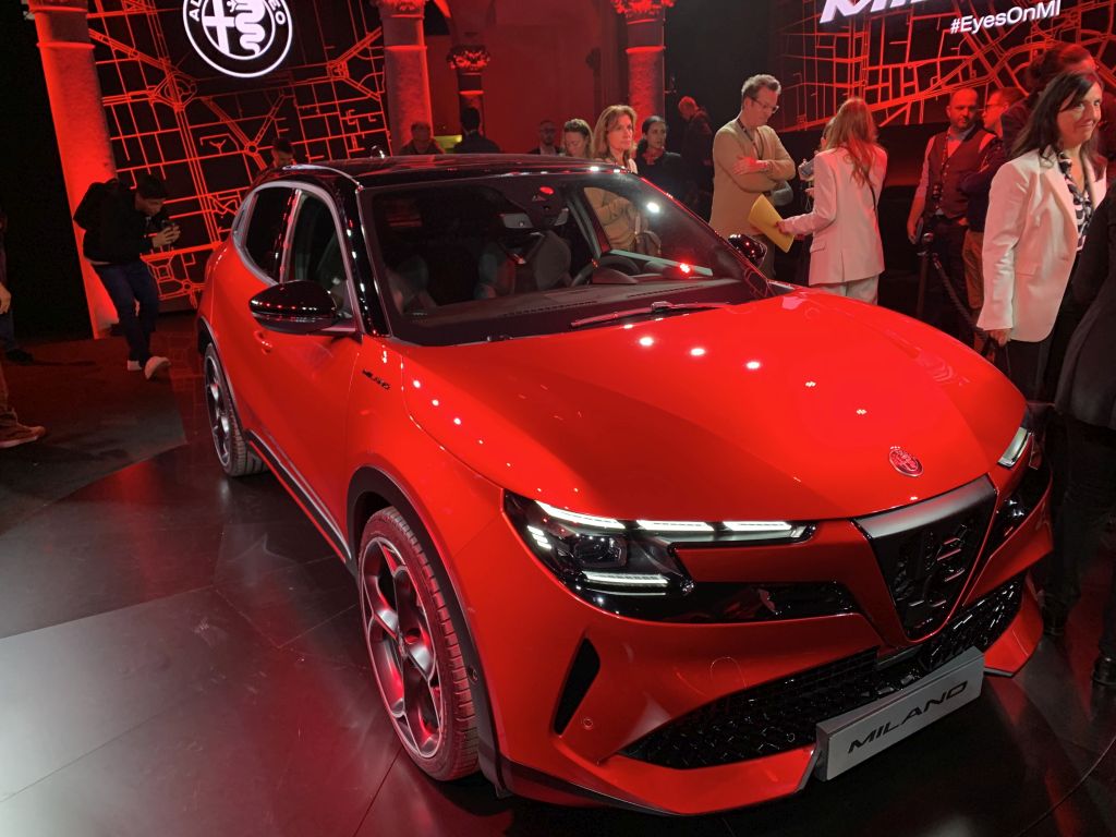 Alfa Romeo presenta la nuova Milano, sportiva e compatta