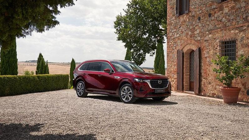 CX-80, la nuova ammiraglia Mazda a sette posti