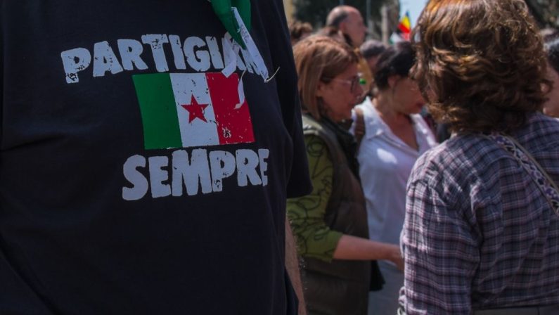 25 Aprile, alta tensione a Roma tra Pro Palestina e Comunità Ebraica. Due fermi a Milano