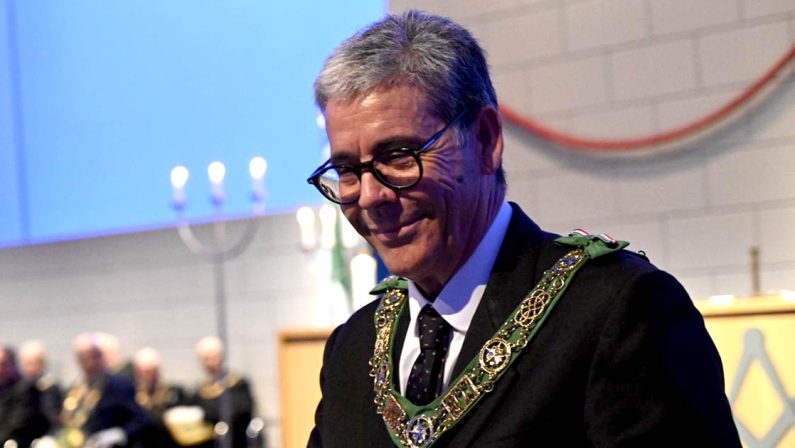 Massoneria, colpo di mano per affidare la guida del GOI al gran maestro di Rossano