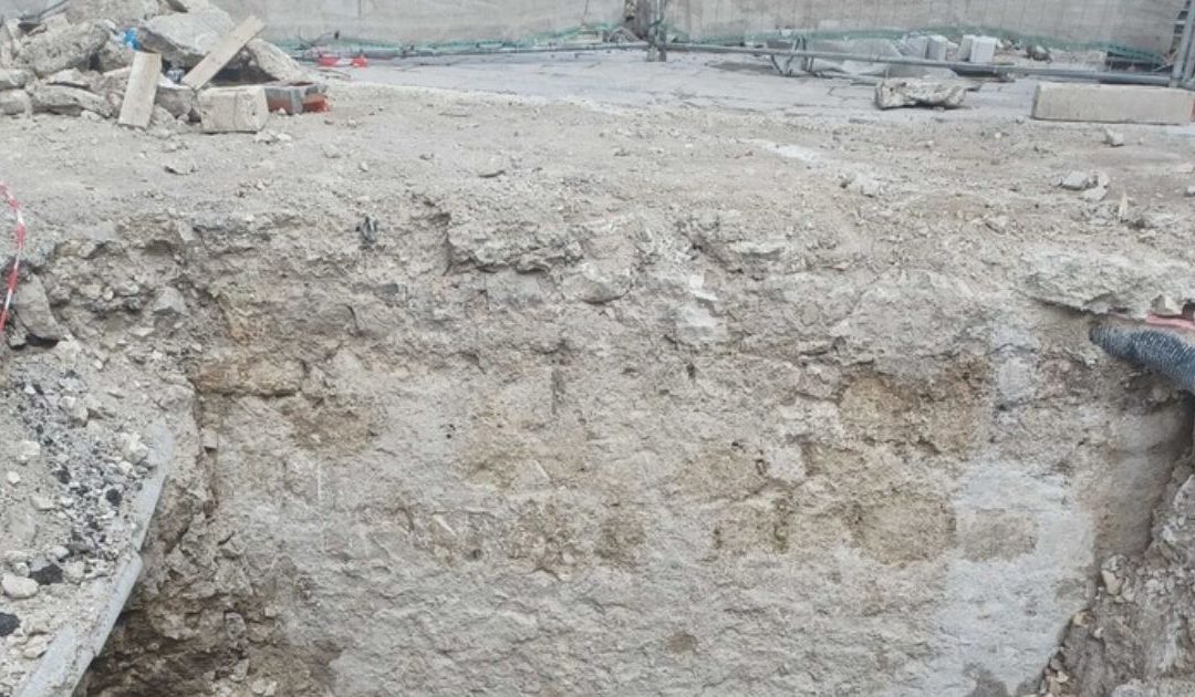 Le antiche mura emerse dagli scavi