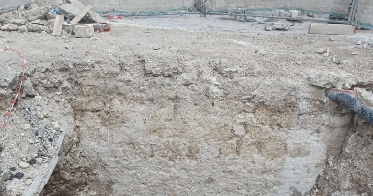 Vieste, antiche mura emergono da scavi per lavori pubblici