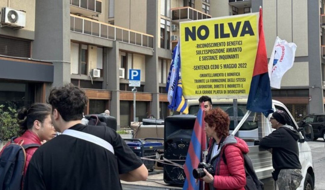 Ex Ilva, corteo in piazza: “Salvate Taranto non la fabbrica”