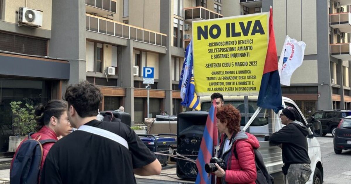 Ex Ilva, corteo in piazza: “Salvate Taranto non la fabbrica”