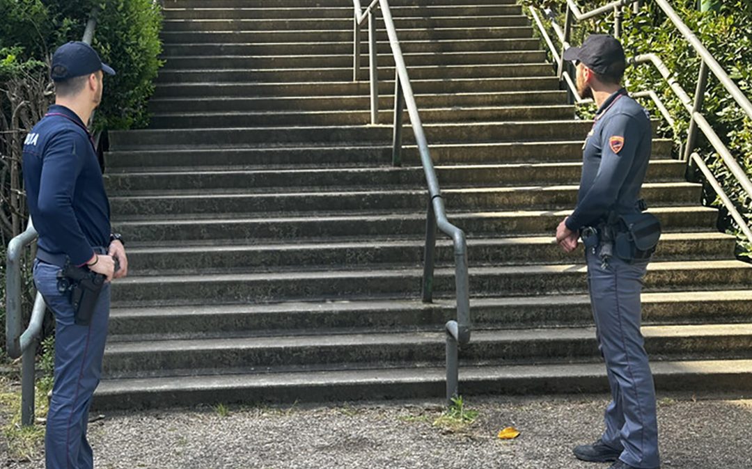 La scalinata dove è stato soccorso Antonio Morra