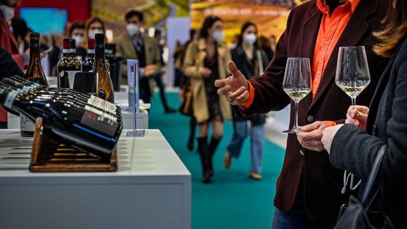 Ottanta aziende calabresi al Vinitaly, spazio anche per l’olio