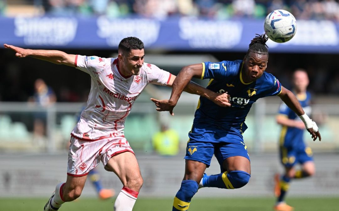 Il Verona batte 2-1 la Fiorentina e vede la salvezza