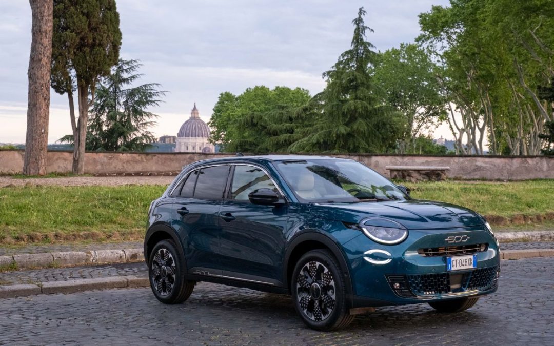Flotta elettrificata Fiat a incontro mondiale sulla Fraternità Umana