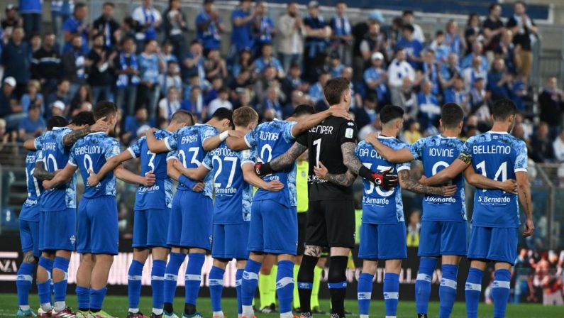 Il Como raggiunge il Parma in Serie A, Ascoli in C