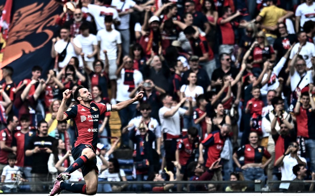 Non basta Pinamonti, vince il Genoa, Sassuolo nei guai